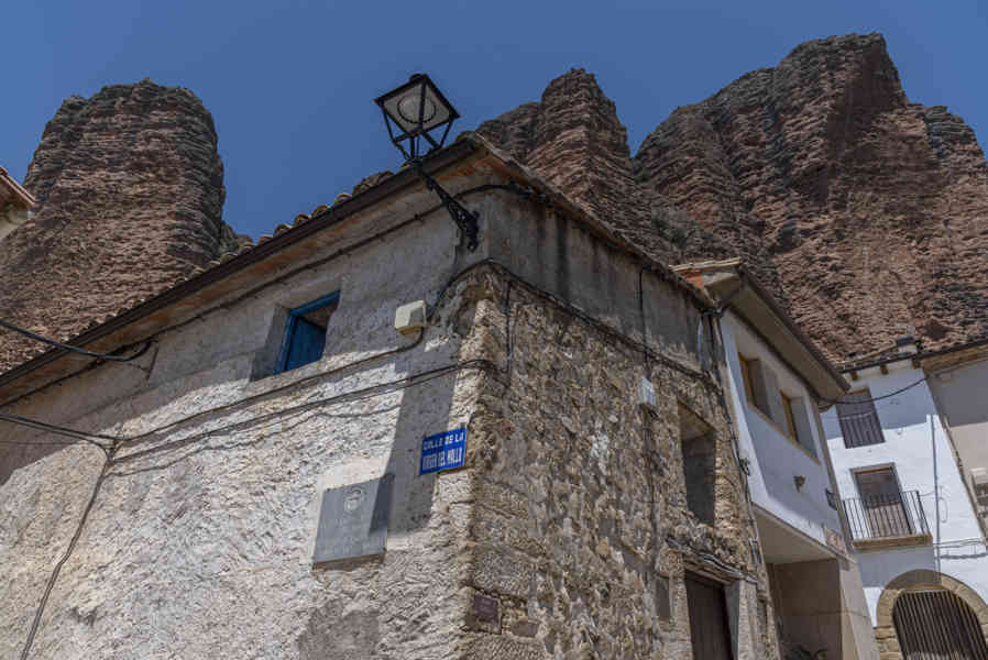 Huesca - Las Peñas de Riglos 08.jpg